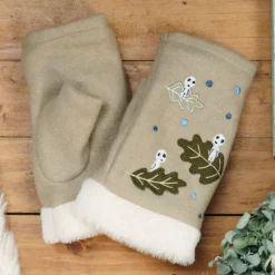 Sale Maison Ghibli Kodama Gloves - Princess Mononoke