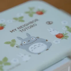 Maison Ghibli Lunch Box 4 Locks 650Ml Rasberry Collection - My Neighbor Totoro