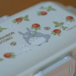 New Maison Ghibli Lunch Box 4 Locks 530Ml Rasberry Collection - My Neighbor Totoro