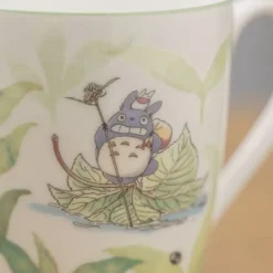 Maison Ghibli Mug Totoro On A Leaf - My Neighbor Totoro